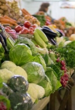 У Шмыгаля говорят, что откроют часть продуктовых рынков