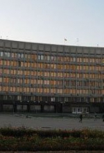 Под Сумским облсоветом начались столкновения