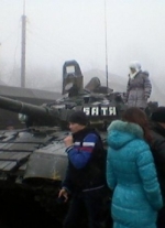 Боевики устроили военный парад на Луганщине. В честь Дня Конституции РФ? (фото, видео)