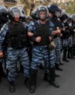Захарченко дал добро "беркутовцам" на использование огнестрельного оружия для общественного порядка