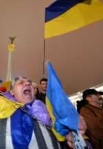 Украинцы на Майдане требуют отставки Януковича
