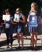 Родные военнопленных пришли под Администрацию Порошенко