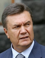 Активисты приблизились к резиденции Януковича (фото)