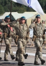 На параде ко Дню Независимости военные будут приветствовать друг друга по-новому (фото)