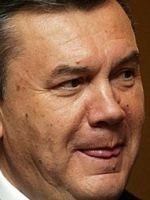 Из-за визита Януковича в Институт рака свезли силовиков, а родителей не пускали к больным детям (фото)