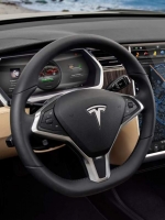 Tesla перейдет на использование собственных батарей не раньше 2022 года