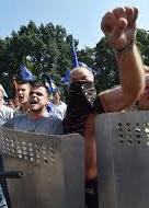 Суд выпустил под домашний арест еще одного активиста, задержанного за беспорядки под Радой 31 августа