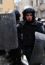 Число жертв силового противостояния в центре Киева возрастает