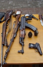 "Подарки из АТО" популярны и у священников, и у военных (фото)