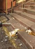 В Запорожье областную прокуратуру забросали яйцами и камнями