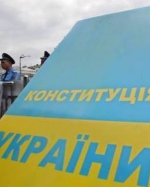 Кучма призвал к немедленному возвращению к Конституции 2004 года