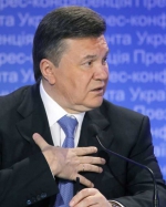 Януковича во Львове встретили митингом против его политики