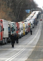 Из-за транспортного коллапса ограничат въезд грузовиков в Киев