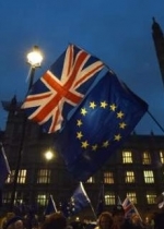 Парламент Британии проголосовал против 8 вариантов Brexit