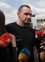 Главным событием года украинцы считают освобождение моряков и политзаключенных