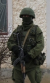 Российские войска начинают снимать блокаду украинских воинских частей в Крыму