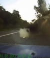 На Донбассе водитель чуть не подорвался на фугасе (видео)