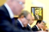 Власть давит на оппозиционных депутатов