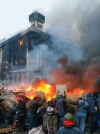 На Майдане снова столкновения между силовиками и митингующими