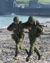В Крыму российские десантники отрабатывают "штурмовую" высадку с МИ-8