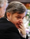 Разыскиваемый экс-министр энергетики сменил гражданство и фамилию