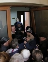 Люди в Горловке взяли штурмом здание райгосадминистрации