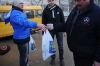 В проблемных округах уже начали скупать голоса