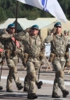 На параде ко Дню Независимости военные будут приветствовать друг друга по-новому (фото)
