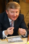 Ахметов в Мариуполе заявил, что остается с Украиной