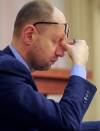 Яценюк советует депутатам приравнять гривню к доллару (видео)