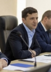 Право покупать землю будет только у украинцев - Зеленский