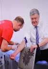 Порошенко приедет на "Олимпийский" сдавать новые анализы