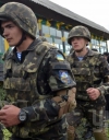 СМИ: Украинские военнослужащие в Перевальном сдают оружие