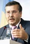 Гриценко получил сообщение о плане штурма Майдана