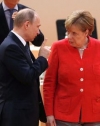 Меркель обсудила с Путиным ситуацию в Беларуси