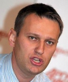 Навальный заявляет о фальсификациях и призывает выйти на митинг