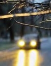 Водителям напомнили, что пора включать фары за городом