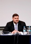 "Безграмотный" губернатор продолжает работу после испытательного срока