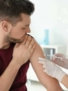 Медработники в Италии подали иск против обязательной вакцинации