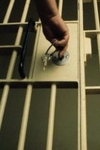 Следователь и адвокат будут сидеть в тюрьме за получение взятки 50 тыс. долл.