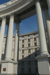 МИД призывает мир усилить давление на Россию из-за новых репрессий против крымских татар