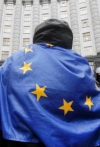 Центральный вход в здание украинского правительства заблокировали протестующие
