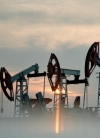 После резкого падения нефть подорожала на 2%